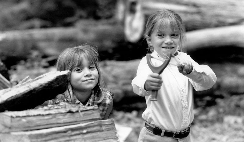 Mary Kate and Ashley Olsen, 1995, sisterhood movie