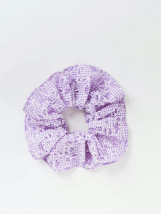 Melissa scrunchie in lilac cut out gingham – ROOP