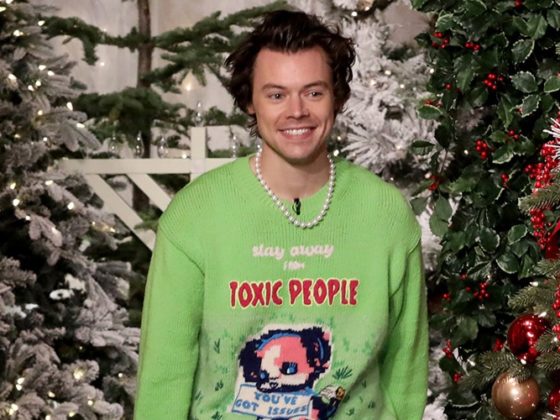 Harry Styles "stay away from toxic people" jumper- toxic relationship